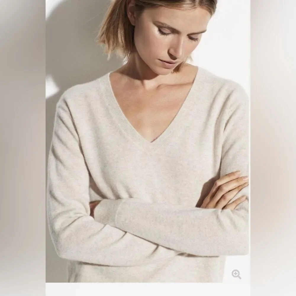 Vince Cashmere Weekend V-Neck Sweater in cream , Size L - Picture 1 of 8